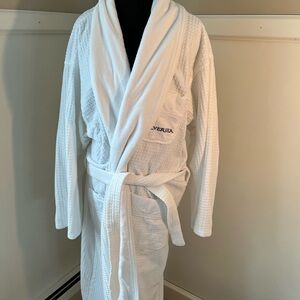 Luxury Silversea White Cotton Robe